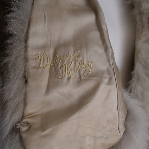 Vintage 1950s Vass & Sons fluffy fox fur cape - Picture 7 of 11